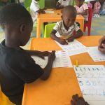 Lernen Zahlen zu schreiben