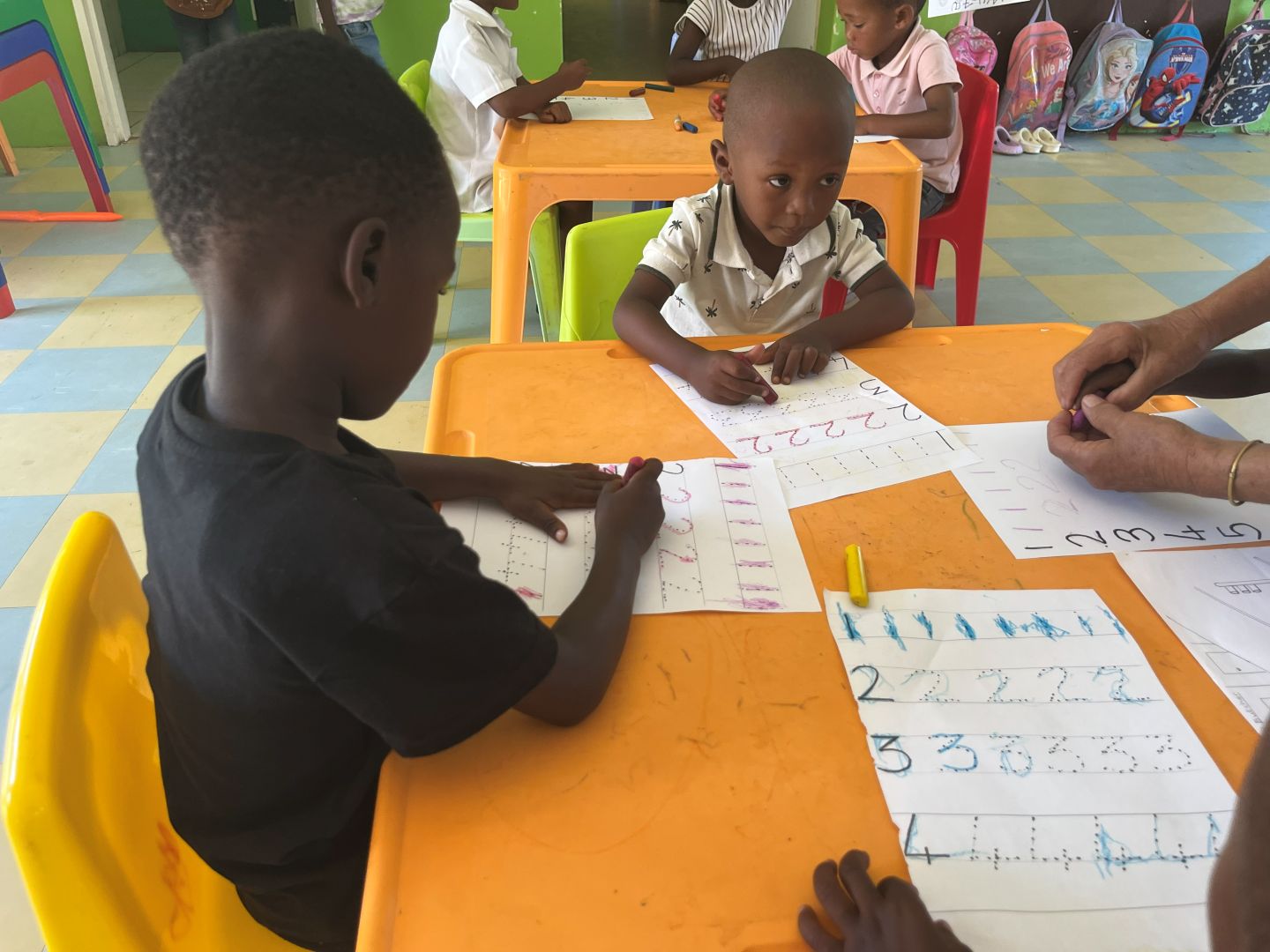 Lernen Zahlen zu schreiben